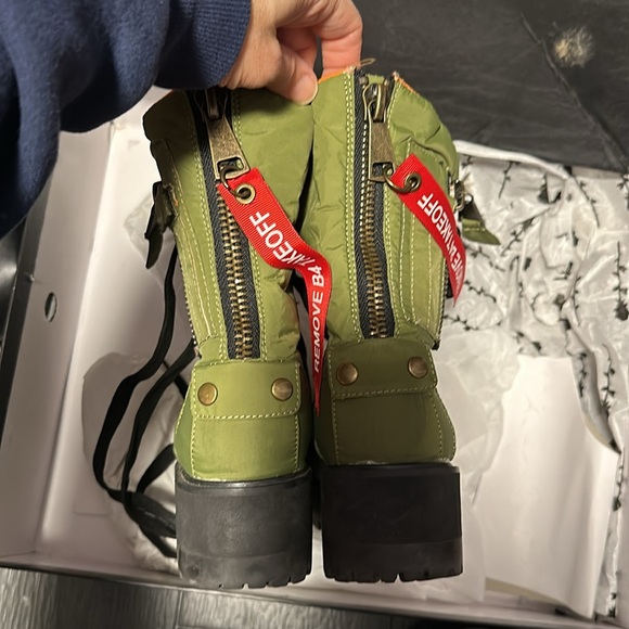 Dolls kill poster girl kush combat flight boot 5M preowned - Picture 9 of 15